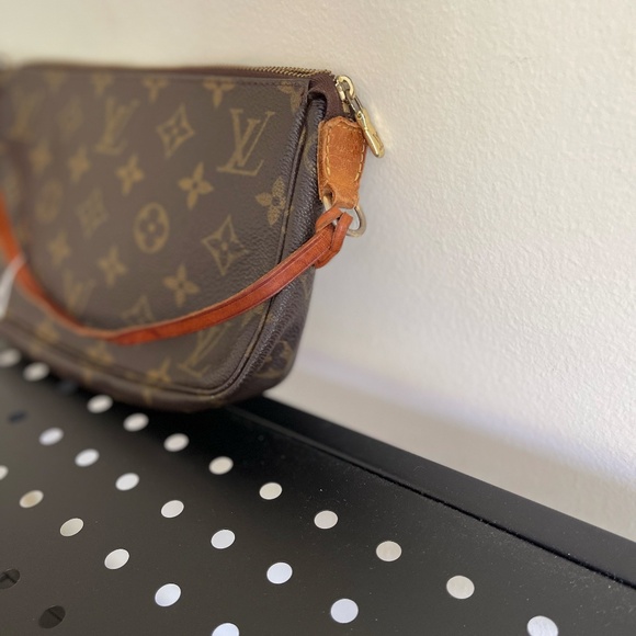 LOUIS VUITTON Pochette bag - Picture 3 of 13